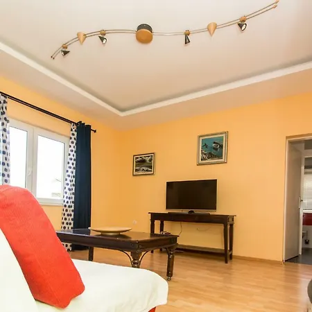 Apartment Apartman Lara Podstrana